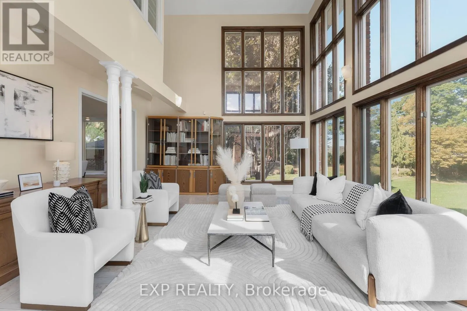 887 MONTGOMERY DRIVE