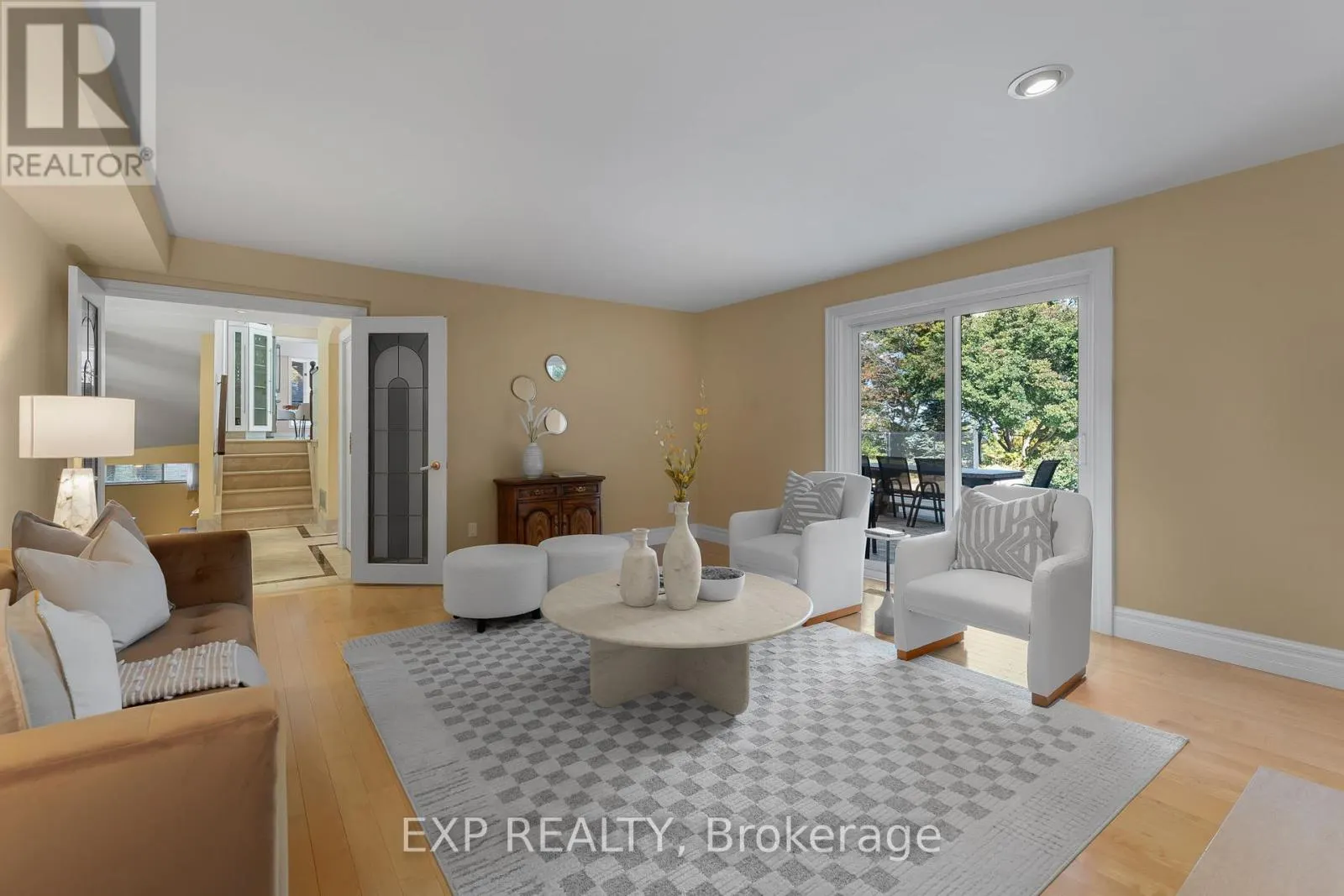 887 MONTGOMERY DRIVE