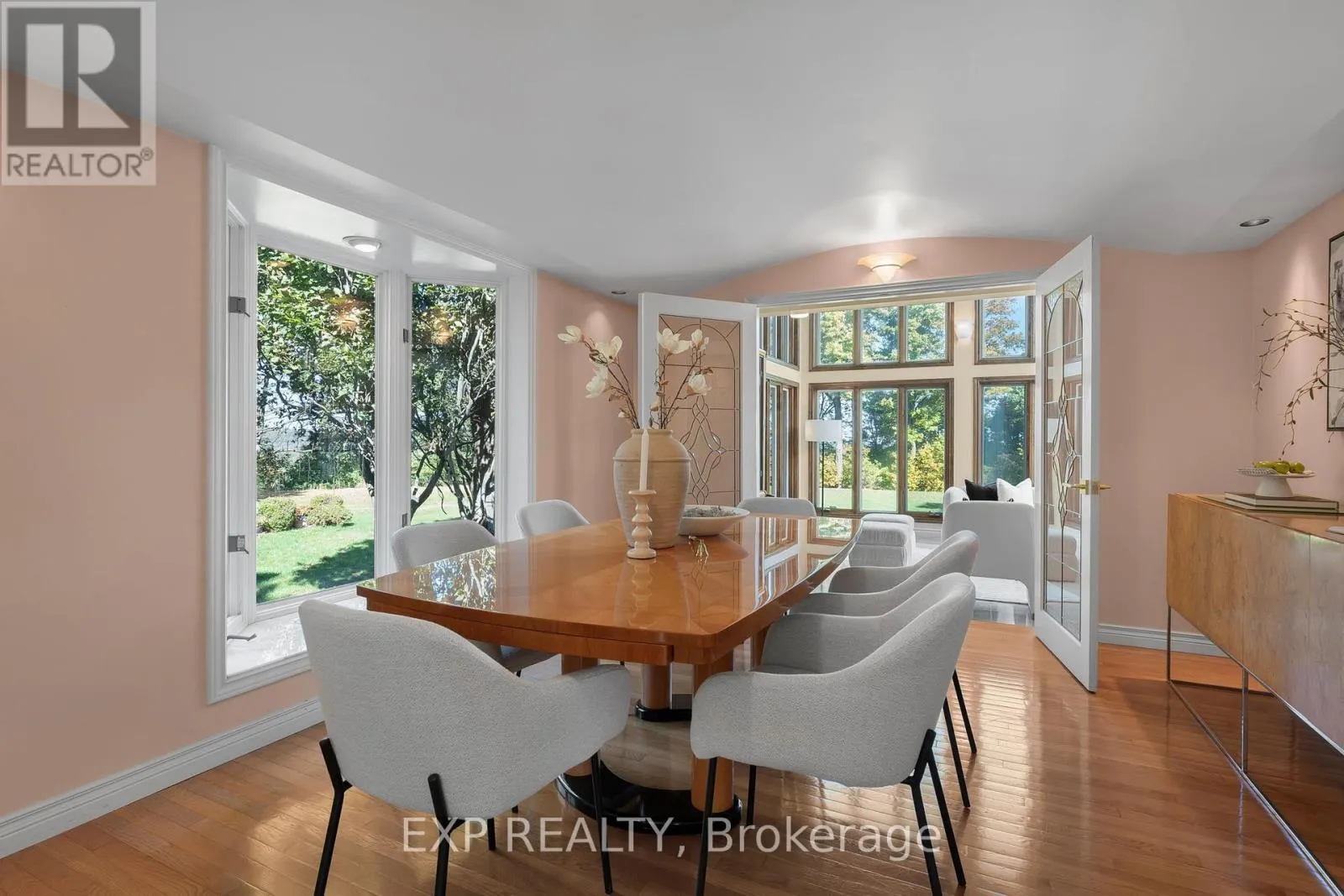 887 MONTGOMERY DRIVE