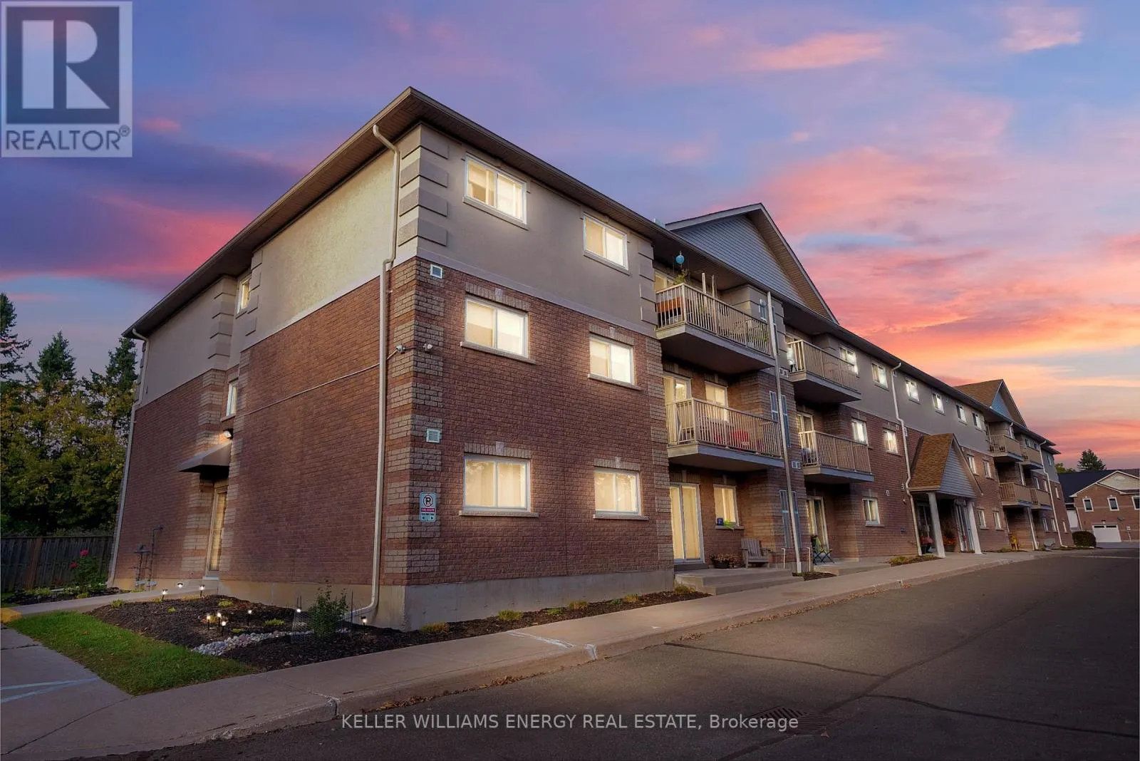 208 - 841 BATTELL STREET, #208