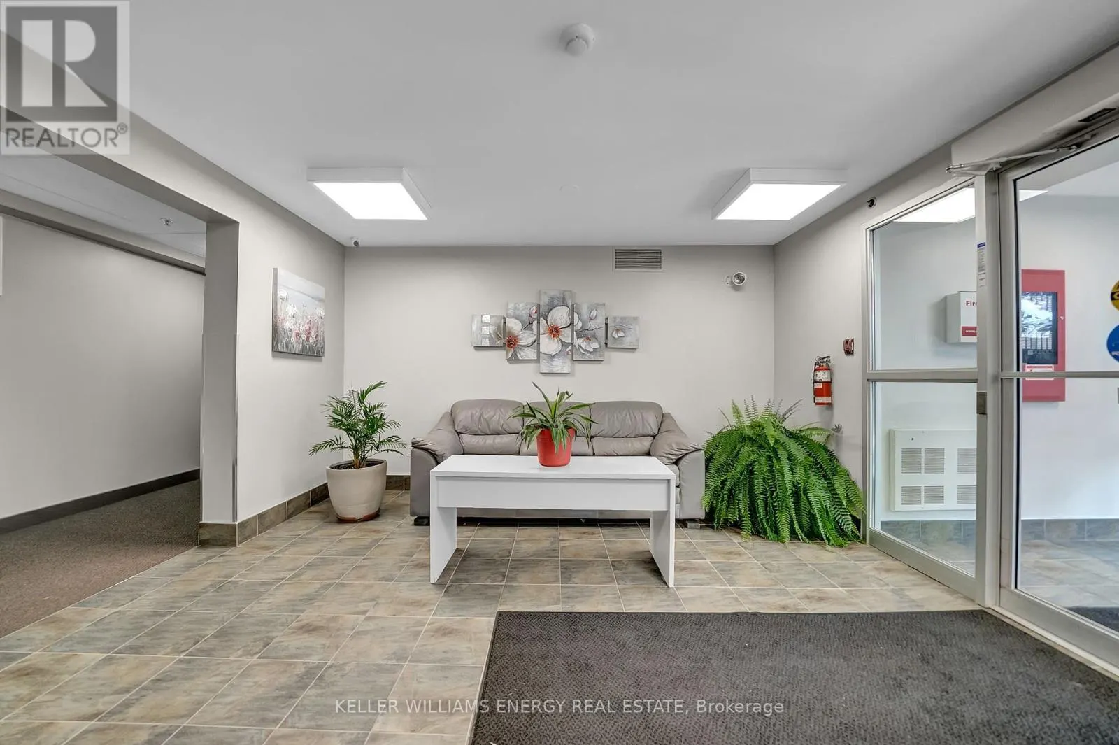 208 - 841 BATTELL STREET, #208