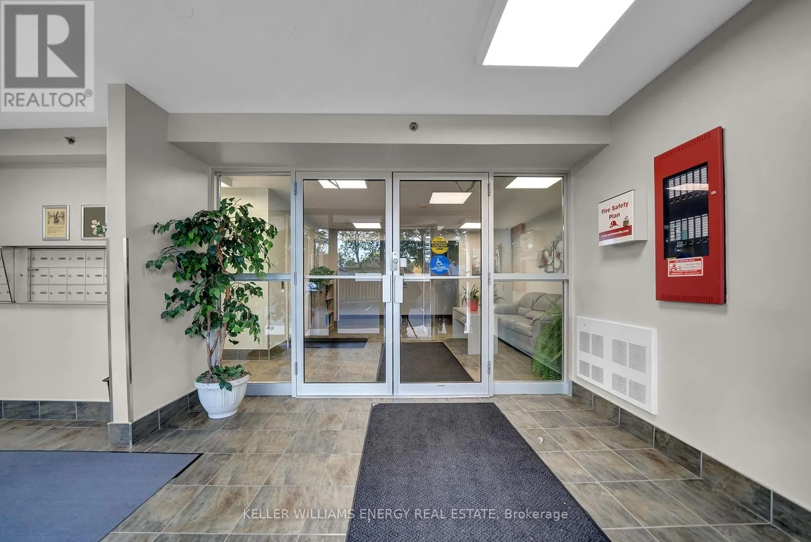 208 - 841 BATTELL STREET, #208