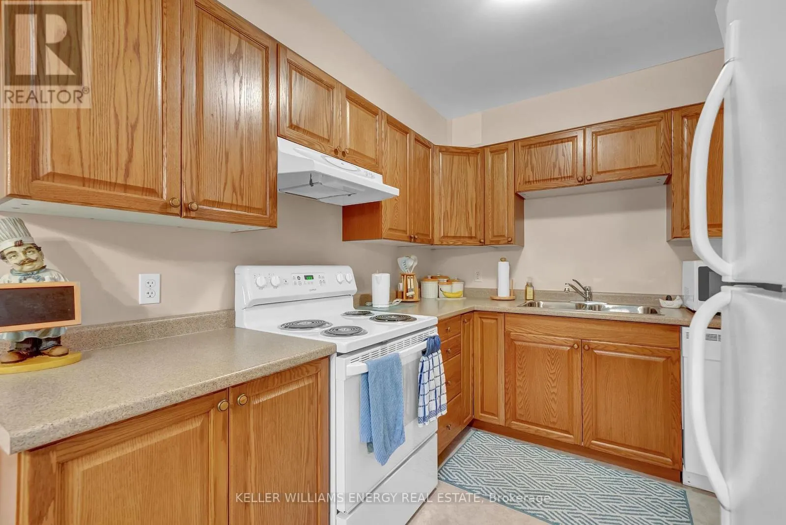 208 - 841 BATTELL STREET, #208