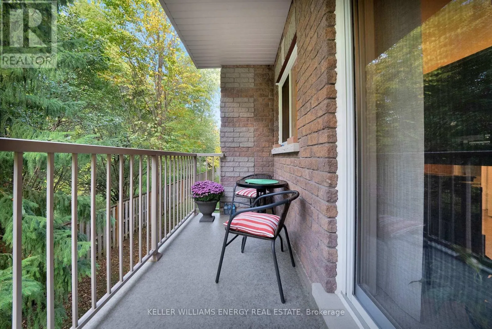 208 - 841 BATTELL STREET, #208