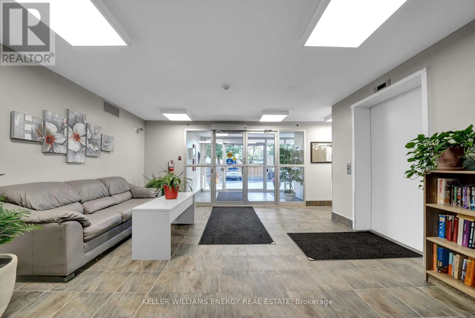 208 - 841 BATTELL STREET, #208