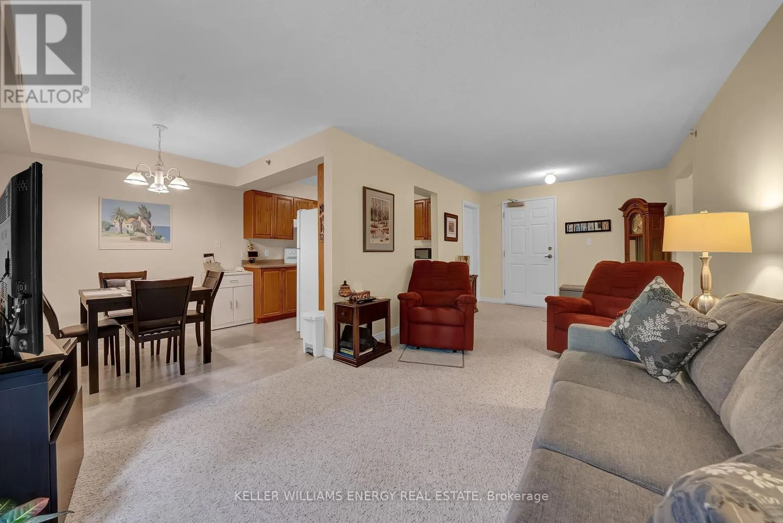 208 - 841 BATTELL STREET, #208