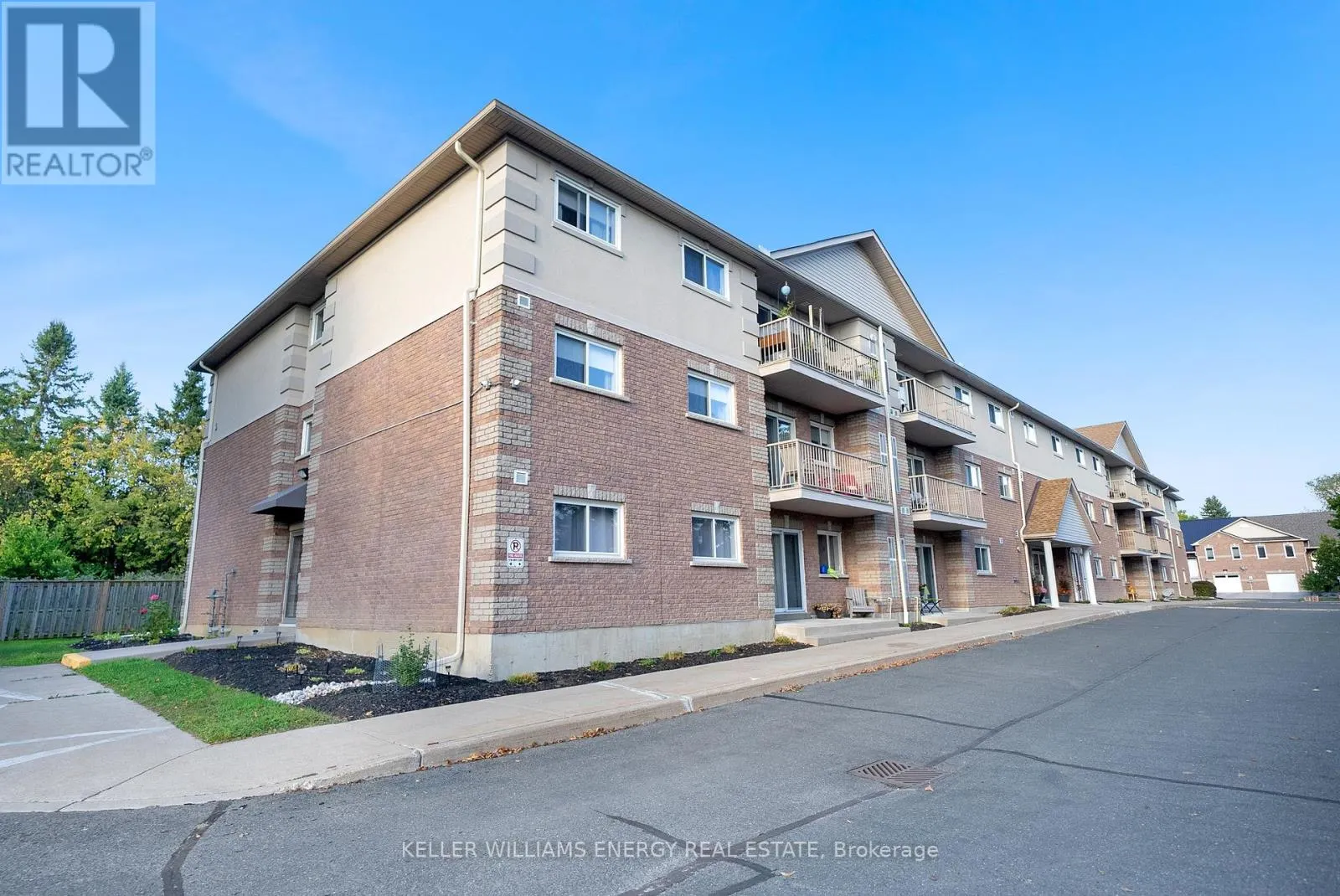 208 - 841 BATTELL STREET, #208