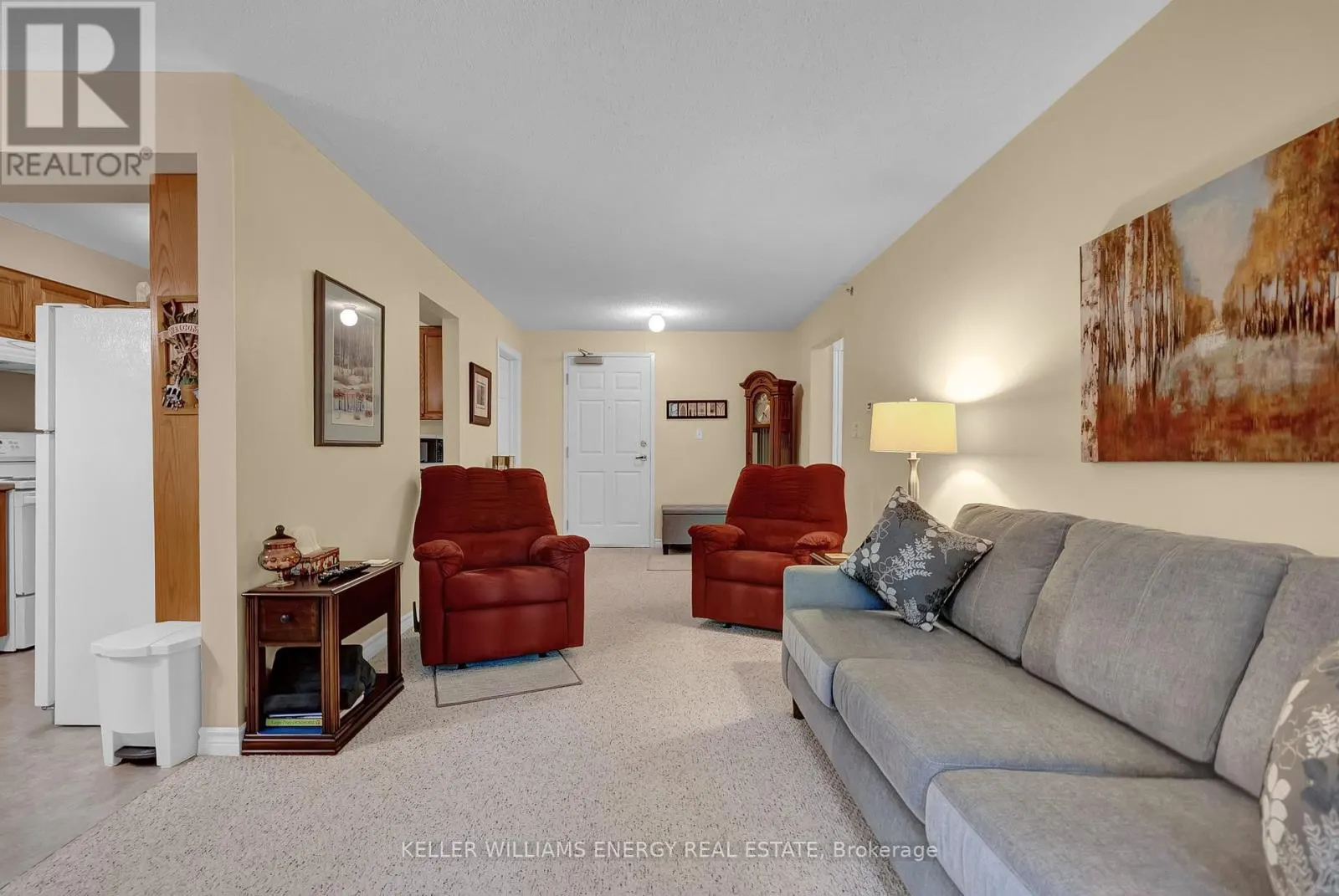 208 - 841 BATTELL STREET, #208