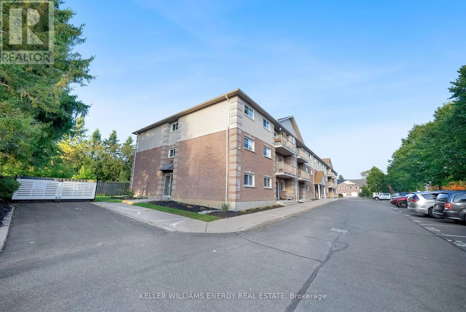 208 - 841 BATTELL STREET, #208