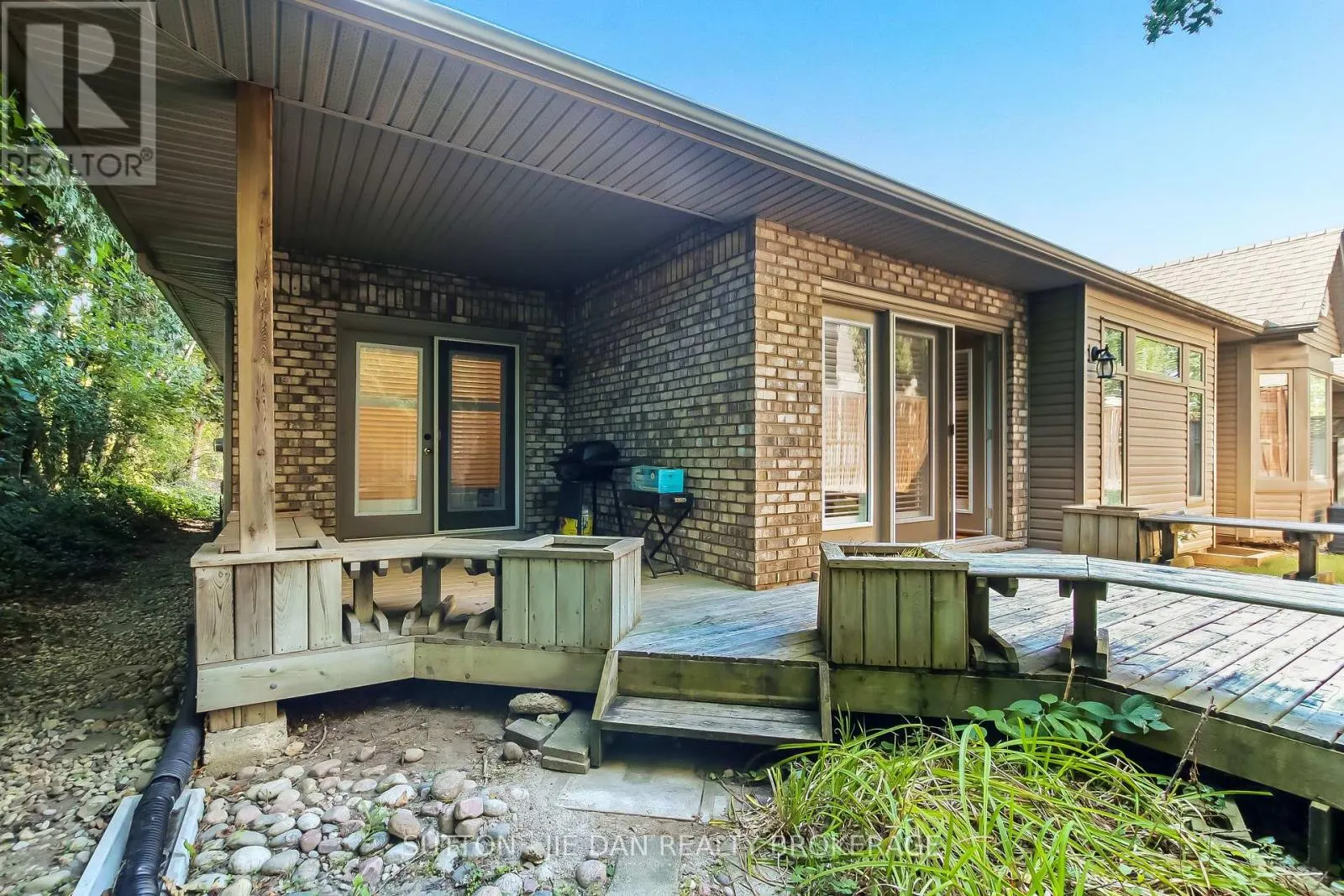 23 - 1574 RICHMOND STREET, #23