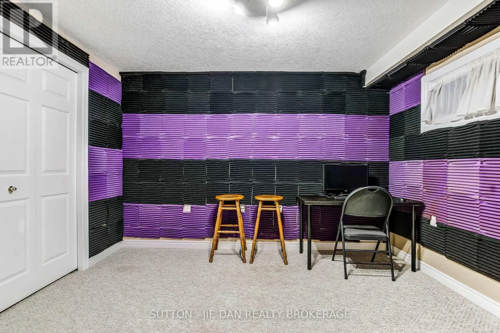 23 - 1574 RICHMOND STREET, #23