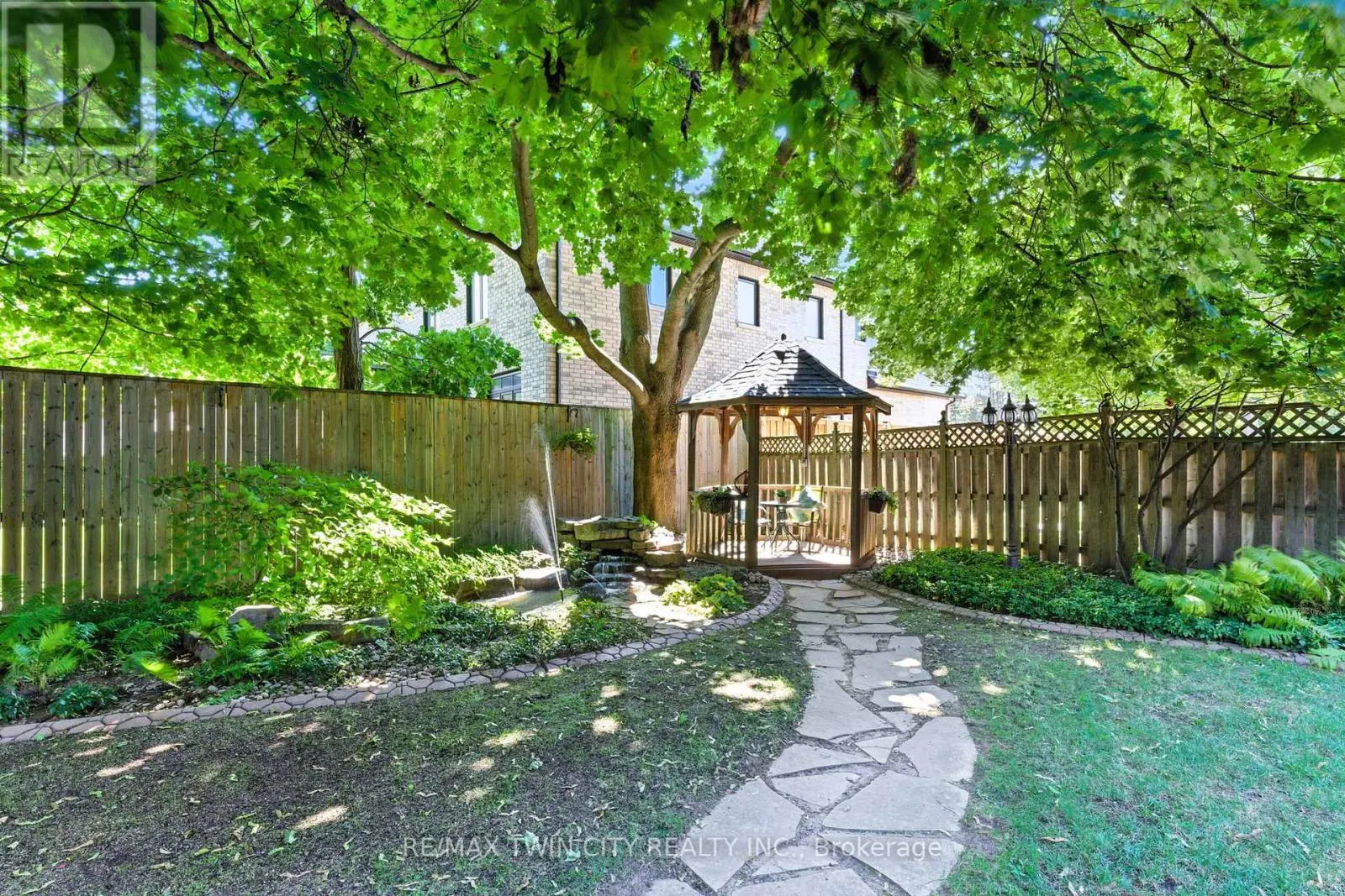 91 ABBEY CLOSE