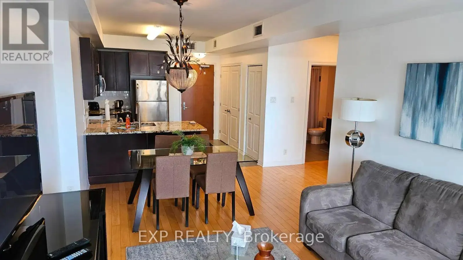 2303 - 242 RIDEAU STREET