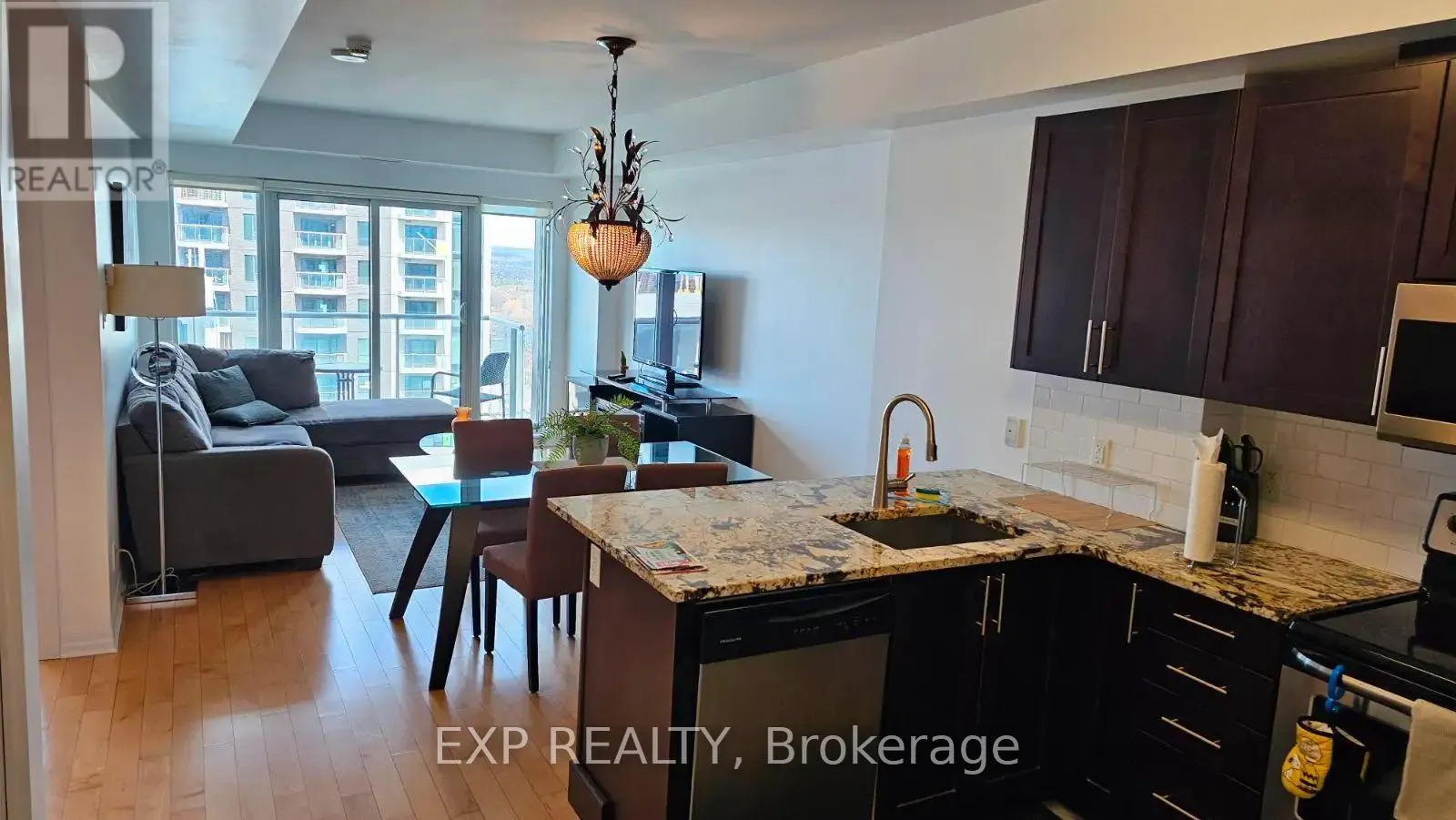 2303 - 242 RIDEAU STREET