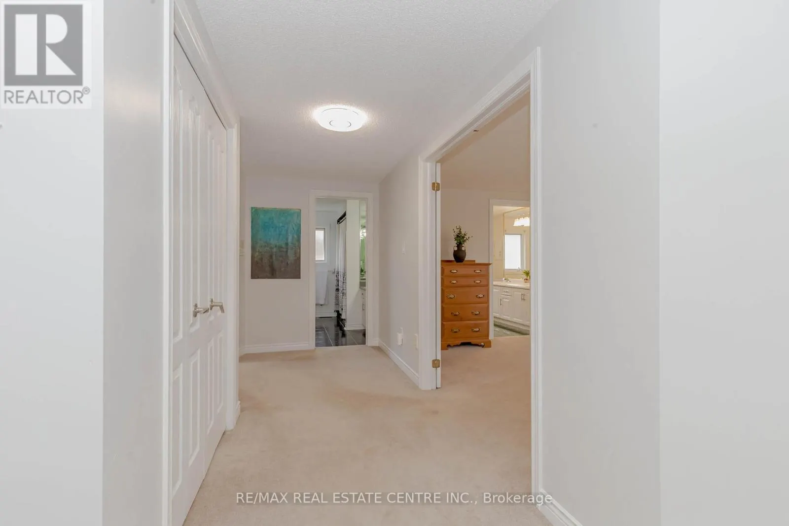 33 STRATHROY CRESCENT