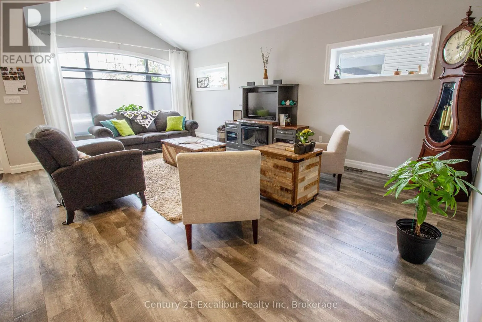 566 ST. PATRICK STREET E