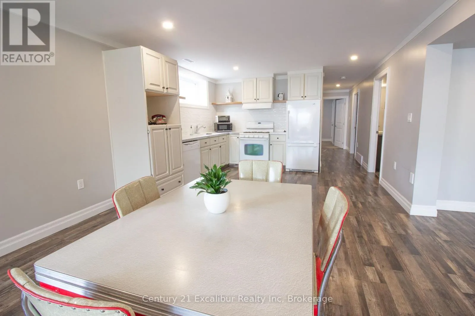566 ST. PATRICK STREET E