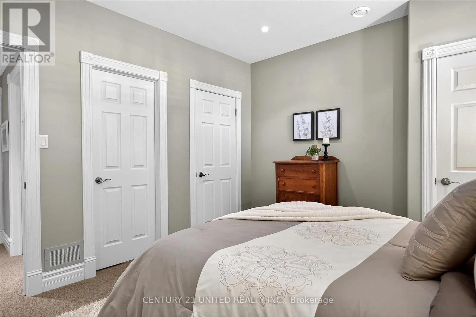 27 - 35 BRINTON DRIVE, #27