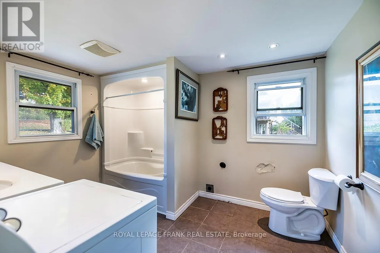 119 OAKDENE CRESCENT