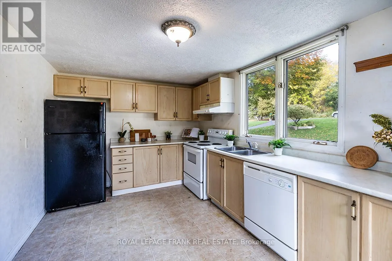 119 OAKDENE CRESCENT