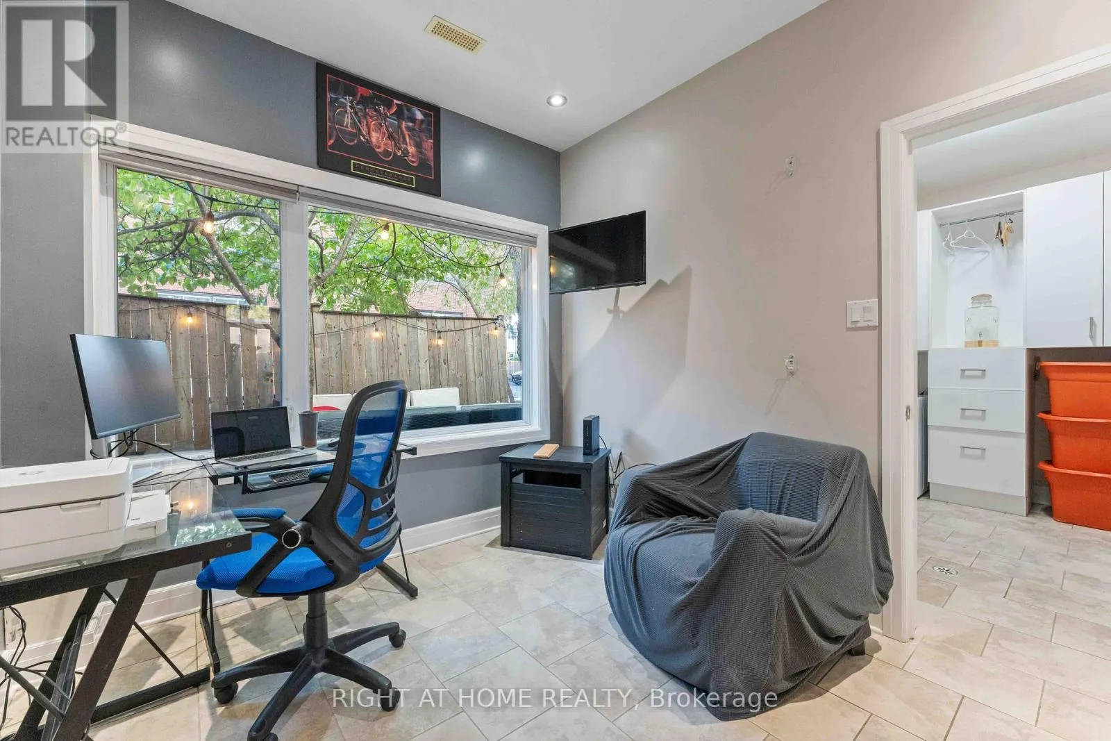 110 LITTLE LONDON PRIVATE