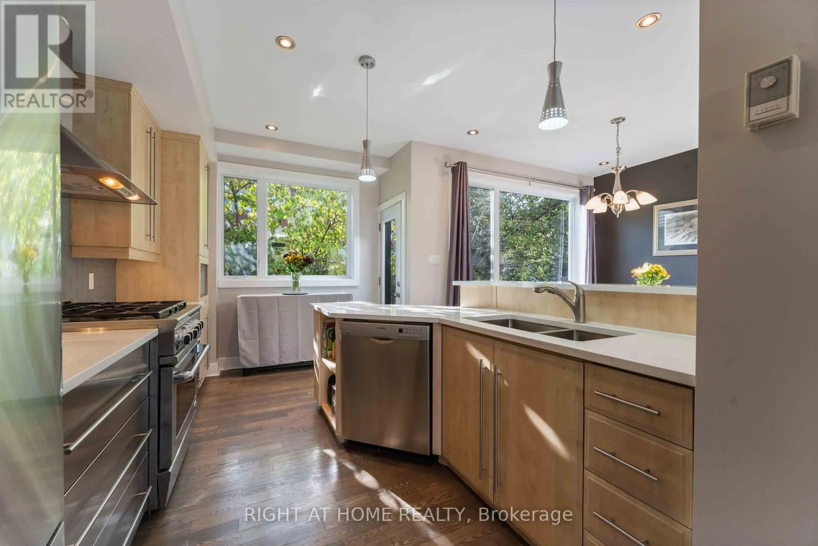 110 LITTLE LONDON PRIVATE