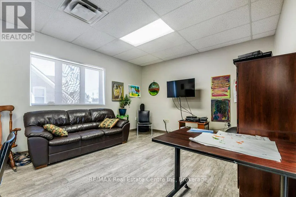 280 ST PATRICK STREET W