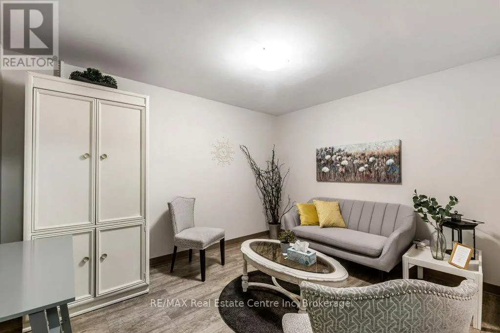 280 ST PATRICK STREET W