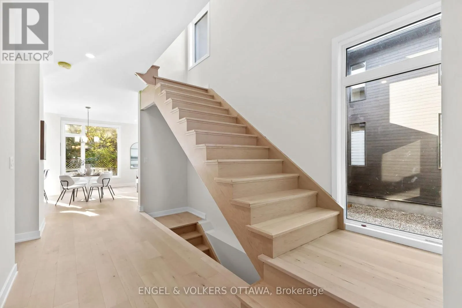 48 MCNAUGHTON AVENUE