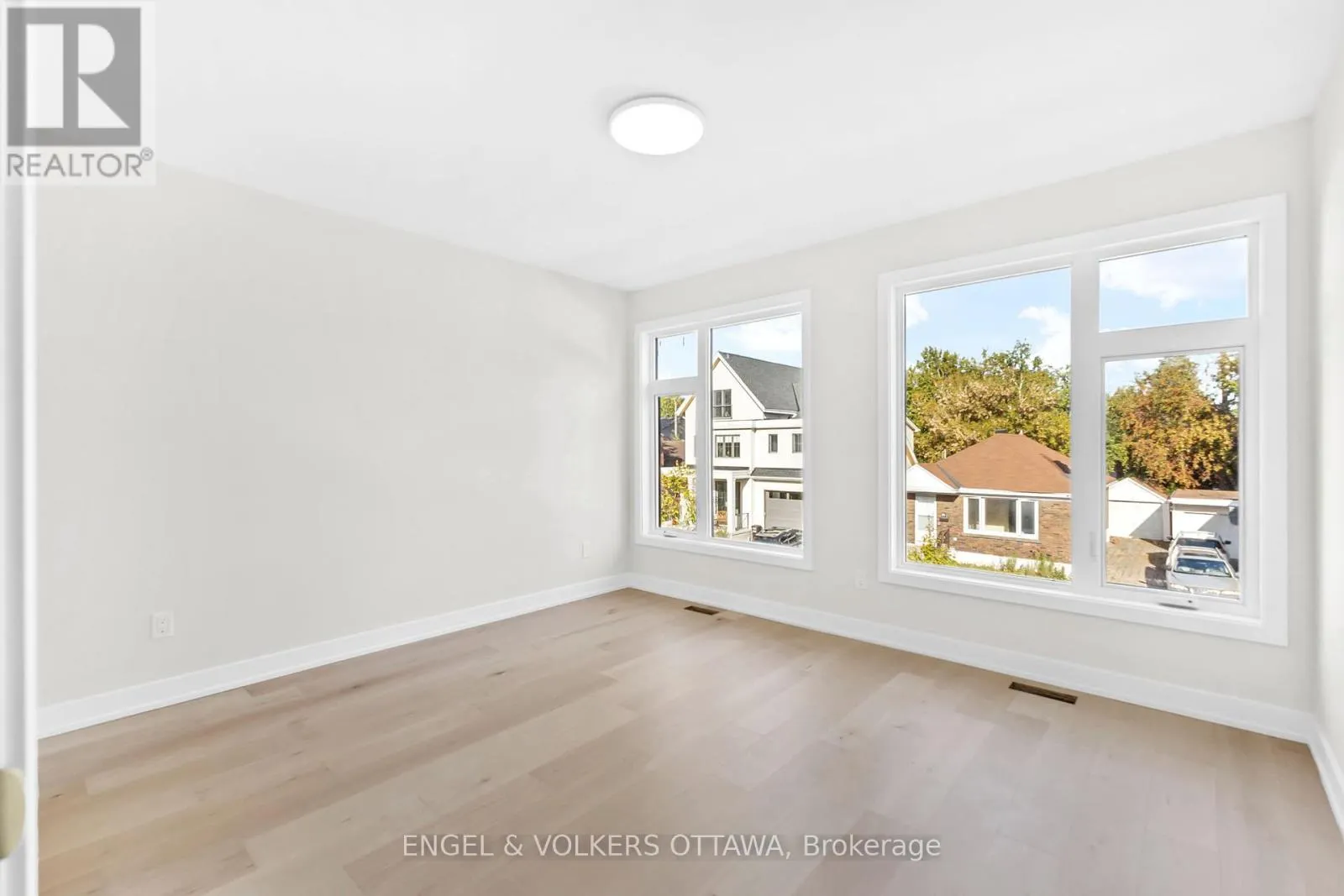 48 MCNAUGHTON AVENUE