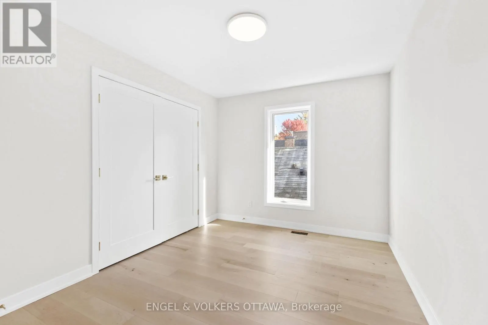 48 MCNAUGHTON AVENUE