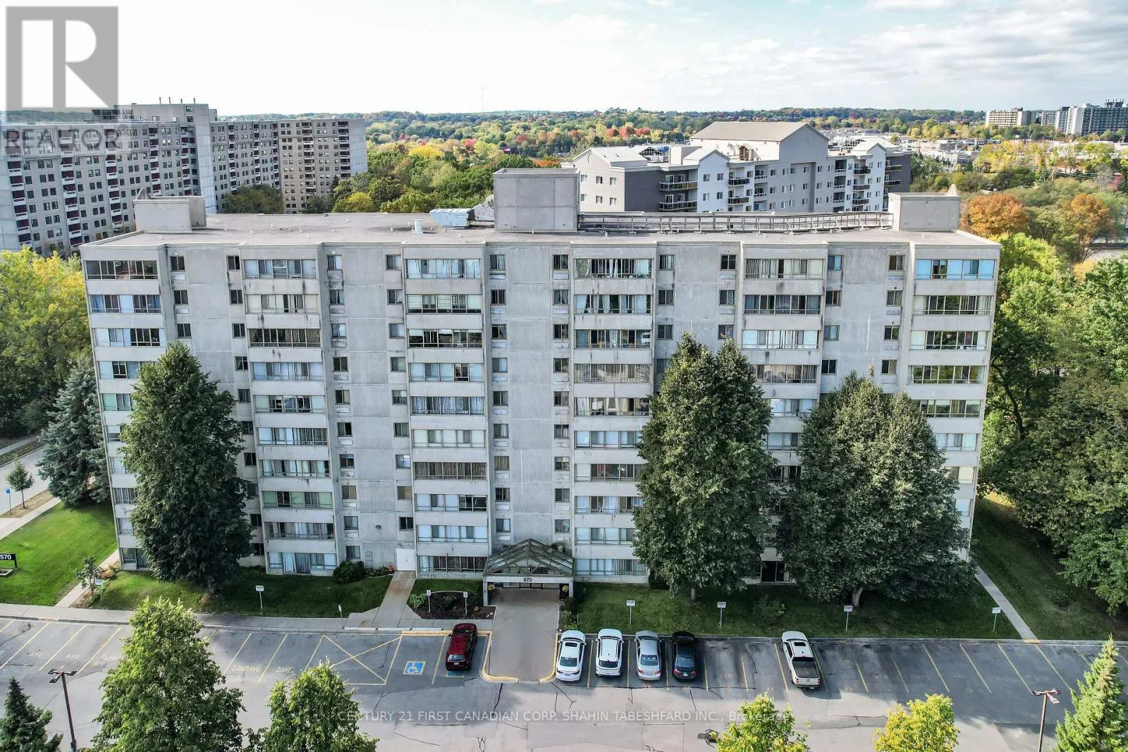 407 - 570 PROUDFOOT LANE, #407