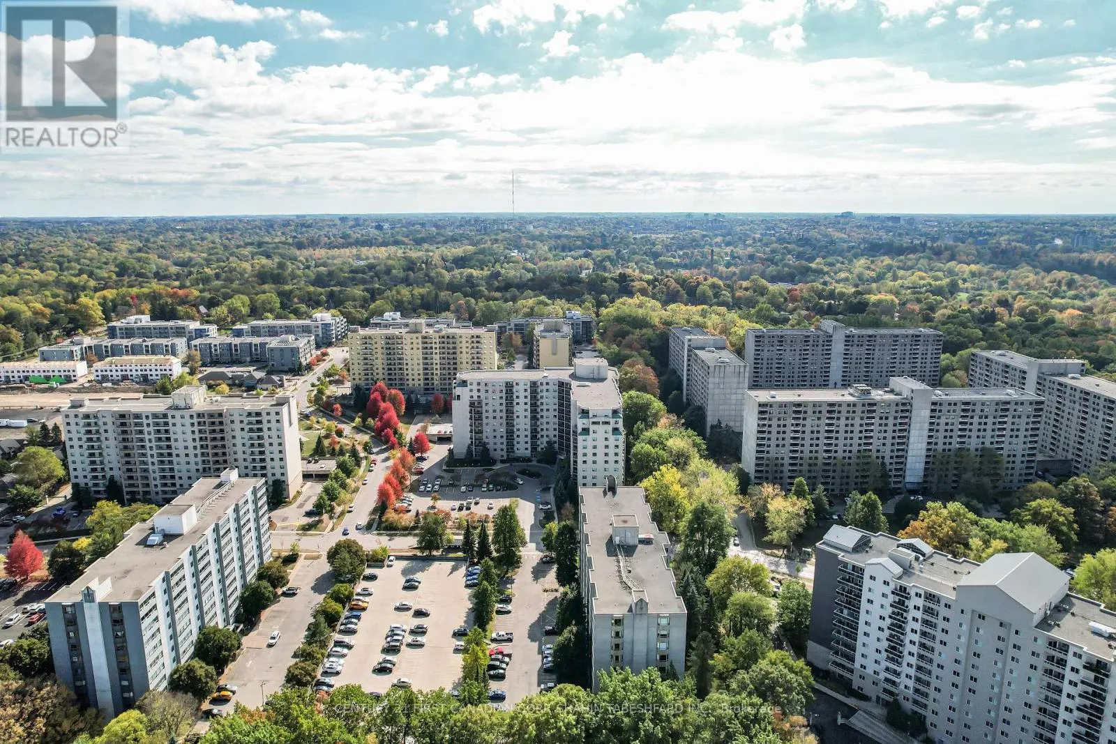 407 - 570 PROUDFOOT LANE, #407