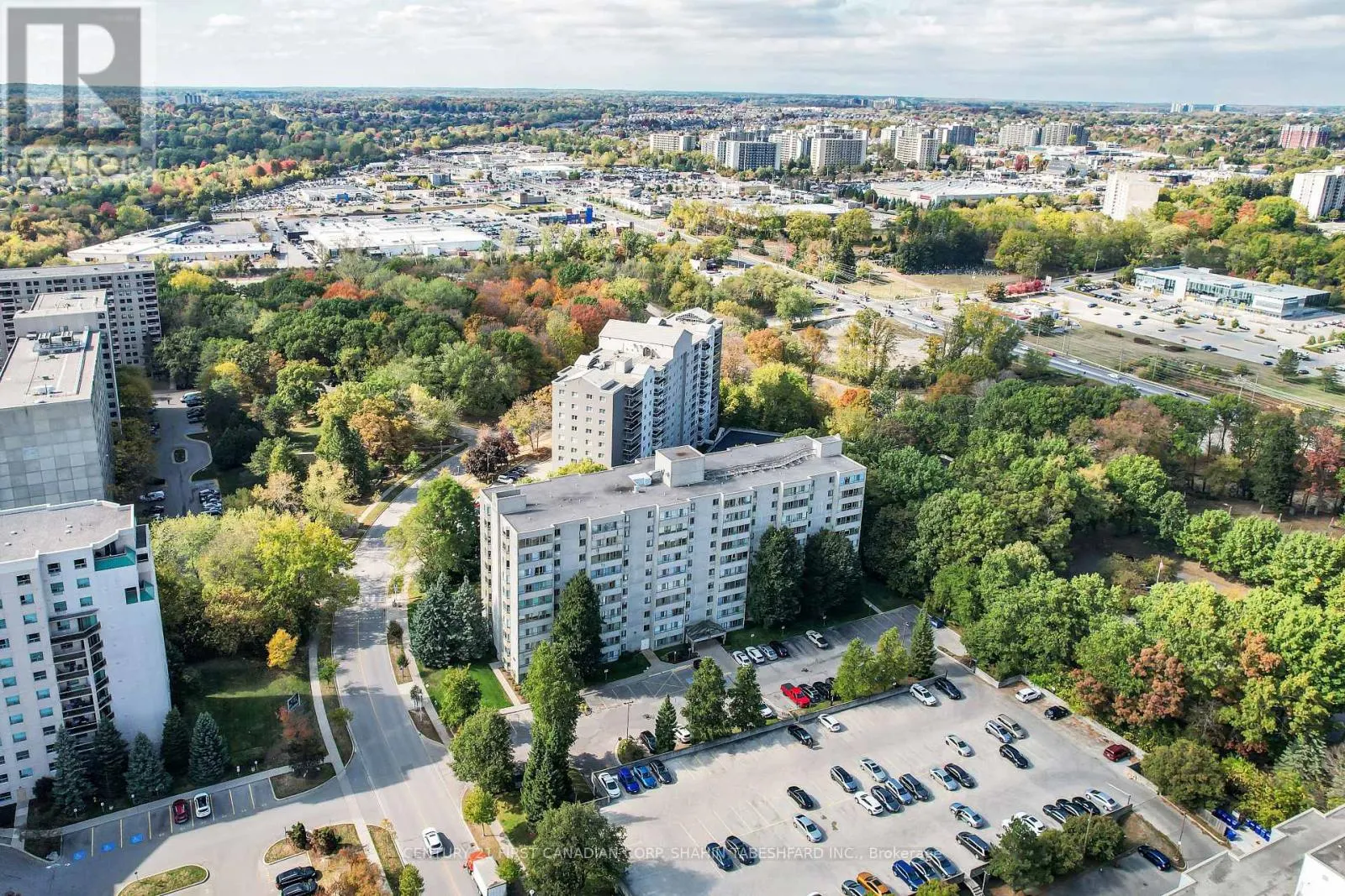 407 - 570 PROUDFOOT LANE, #407