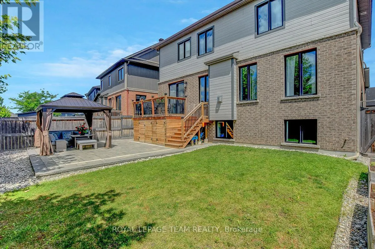 879 PERCIVAL CRESCENT
