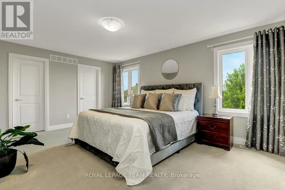 879 PERCIVAL CRESCENT
