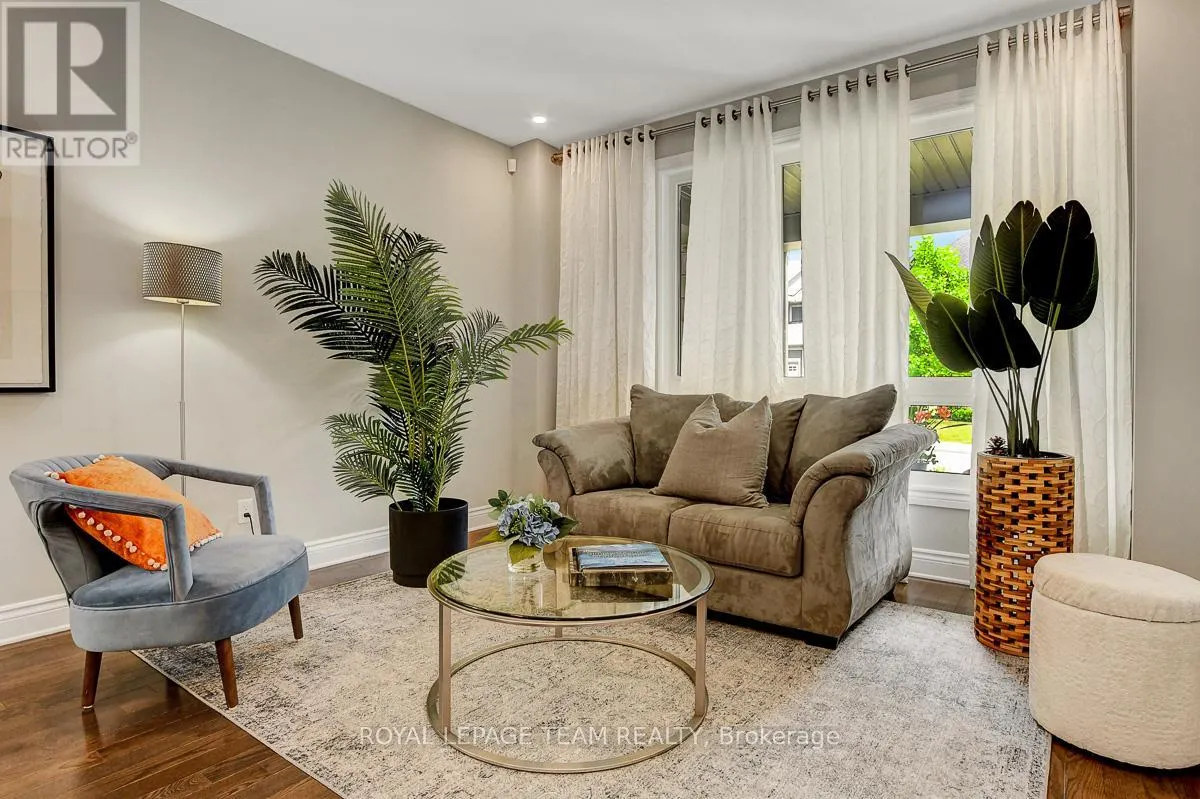 879 PERCIVAL CRESCENT