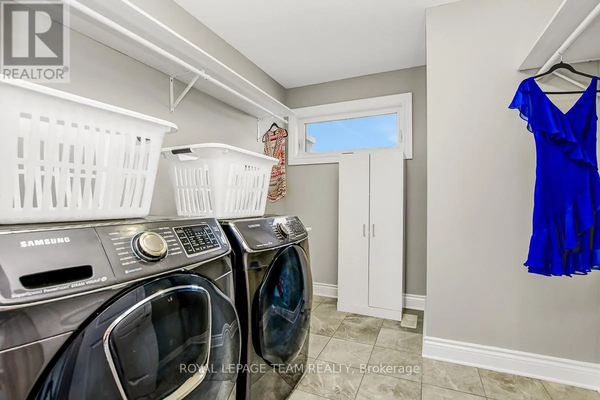 879 PERCIVAL CRESCENT