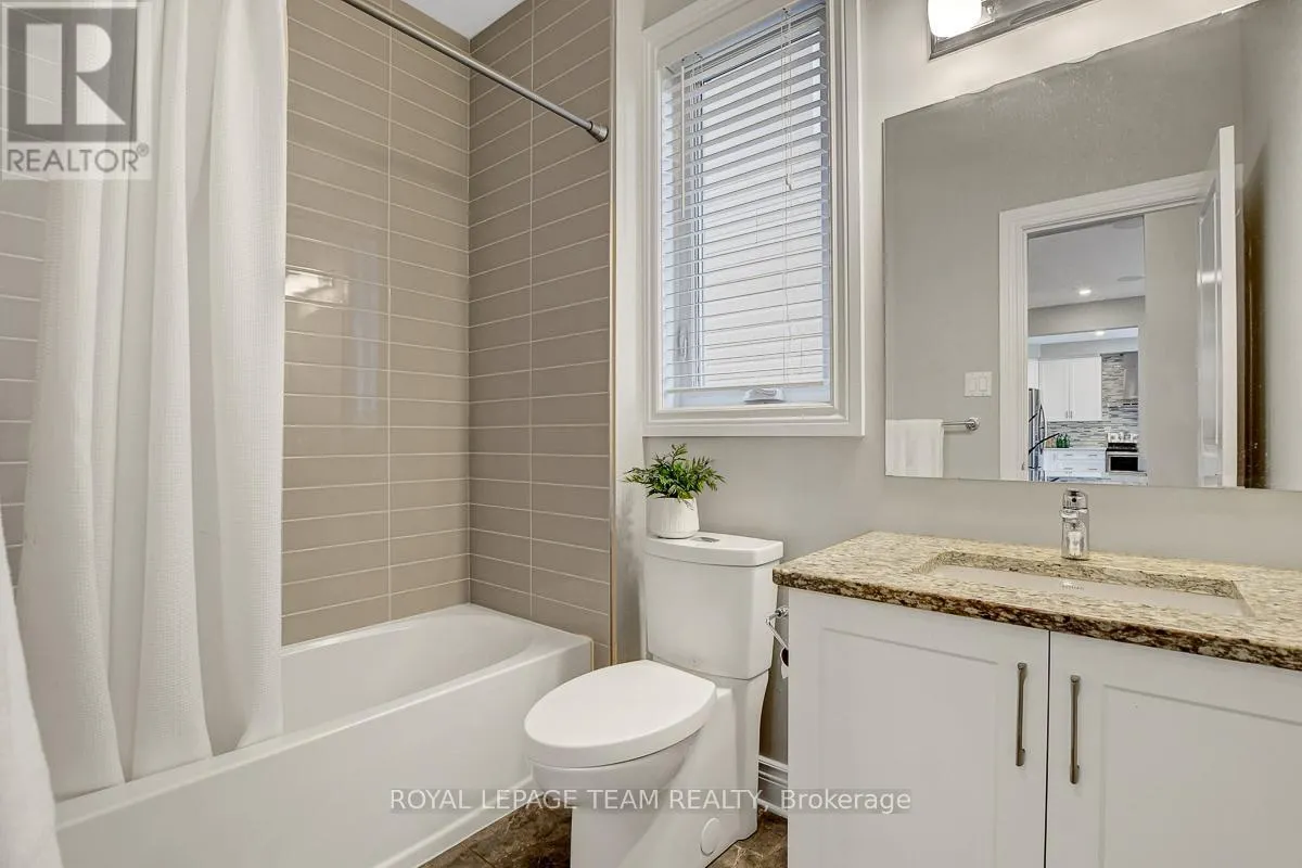 879 PERCIVAL CRESCENT