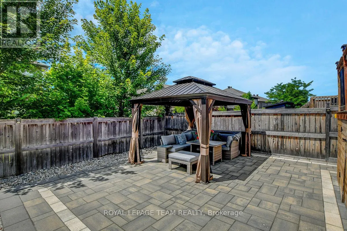 879 PERCIVAL CRESCENT