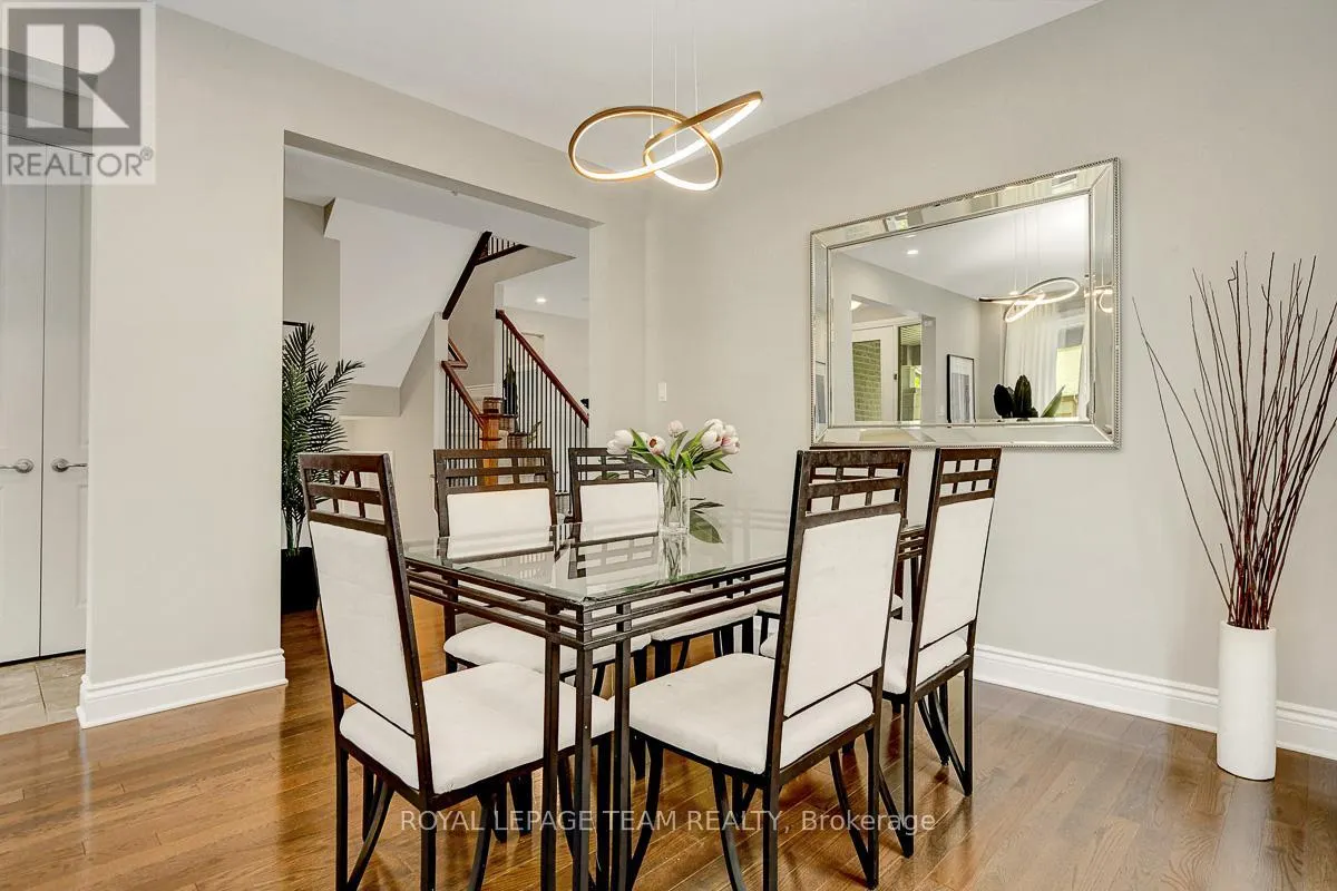879 PERCIVAL CRESCENT