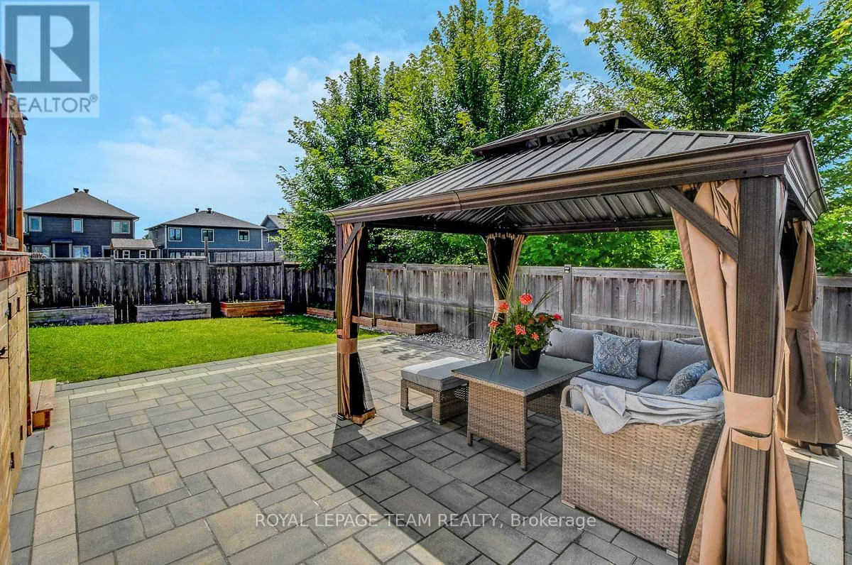 879 PERCIVAL CRESCENT