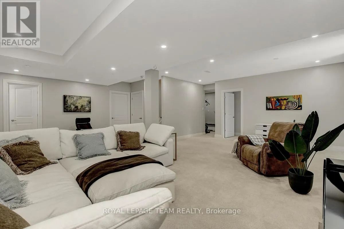 879 PERCIVAL CRESCENT