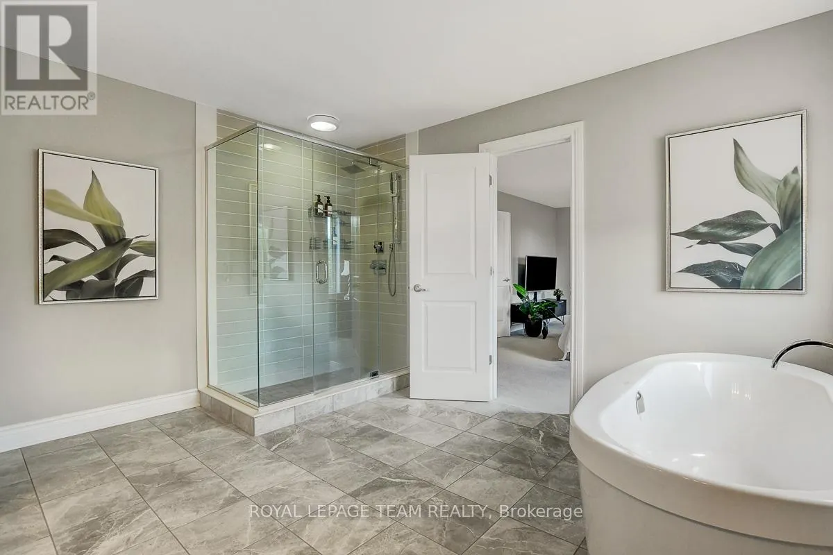 879 PERCIVAL CRESCENT