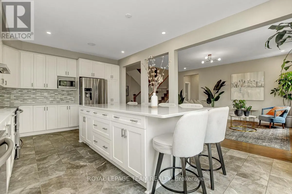 879 PERCIVAL CRESCENT