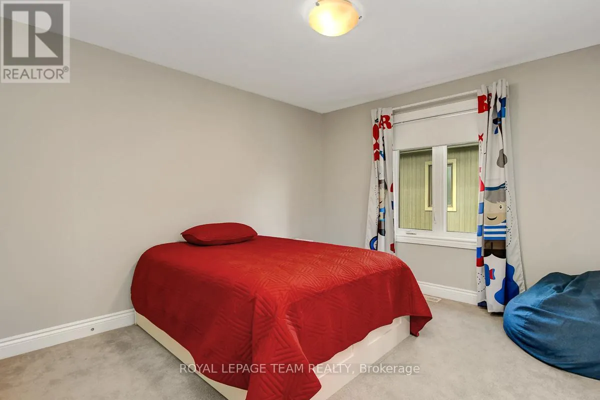 879 PERCIVAL CRESCENT