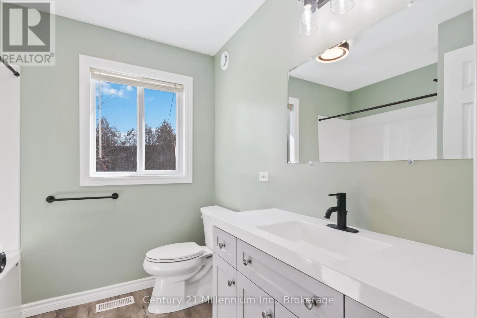 33 BIRCHWOOD COURT