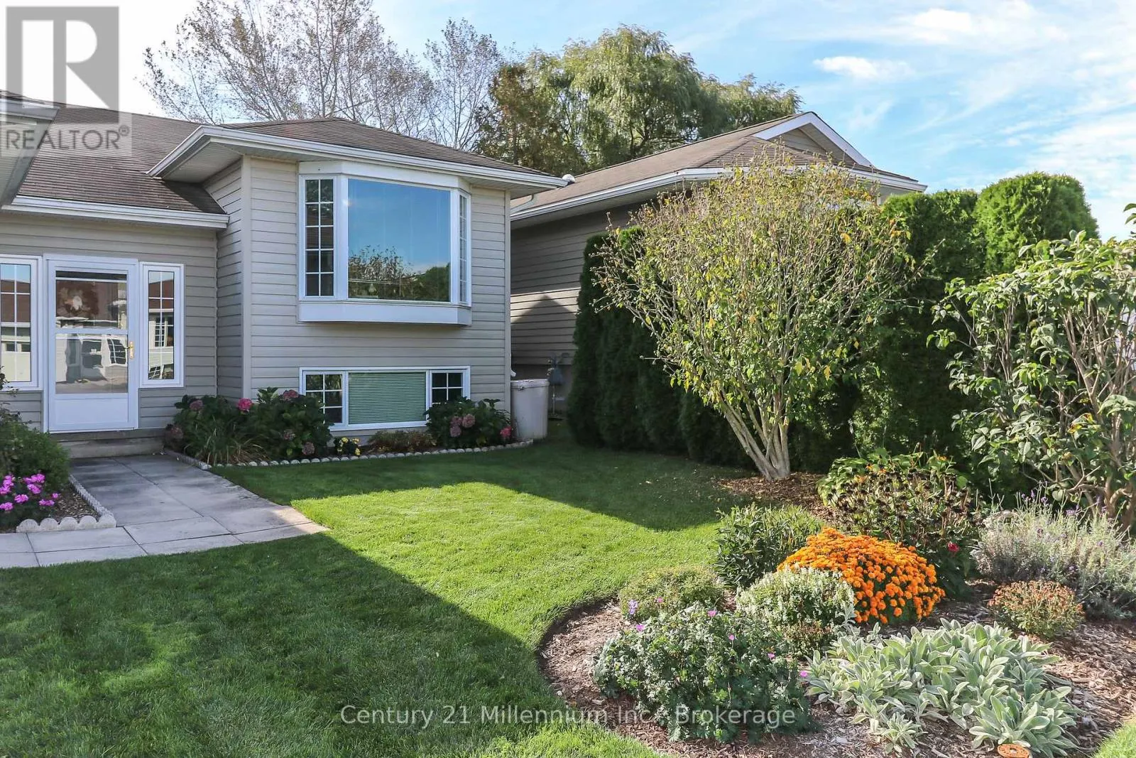 33 BIRCHWOOD COURT