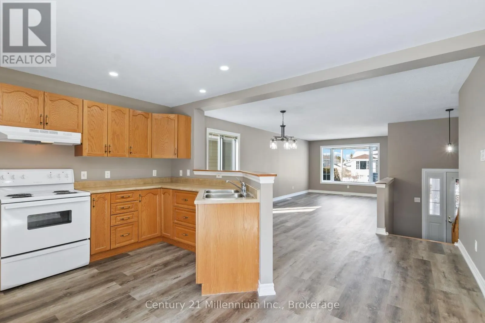 33 BIRCHWOOD COURT