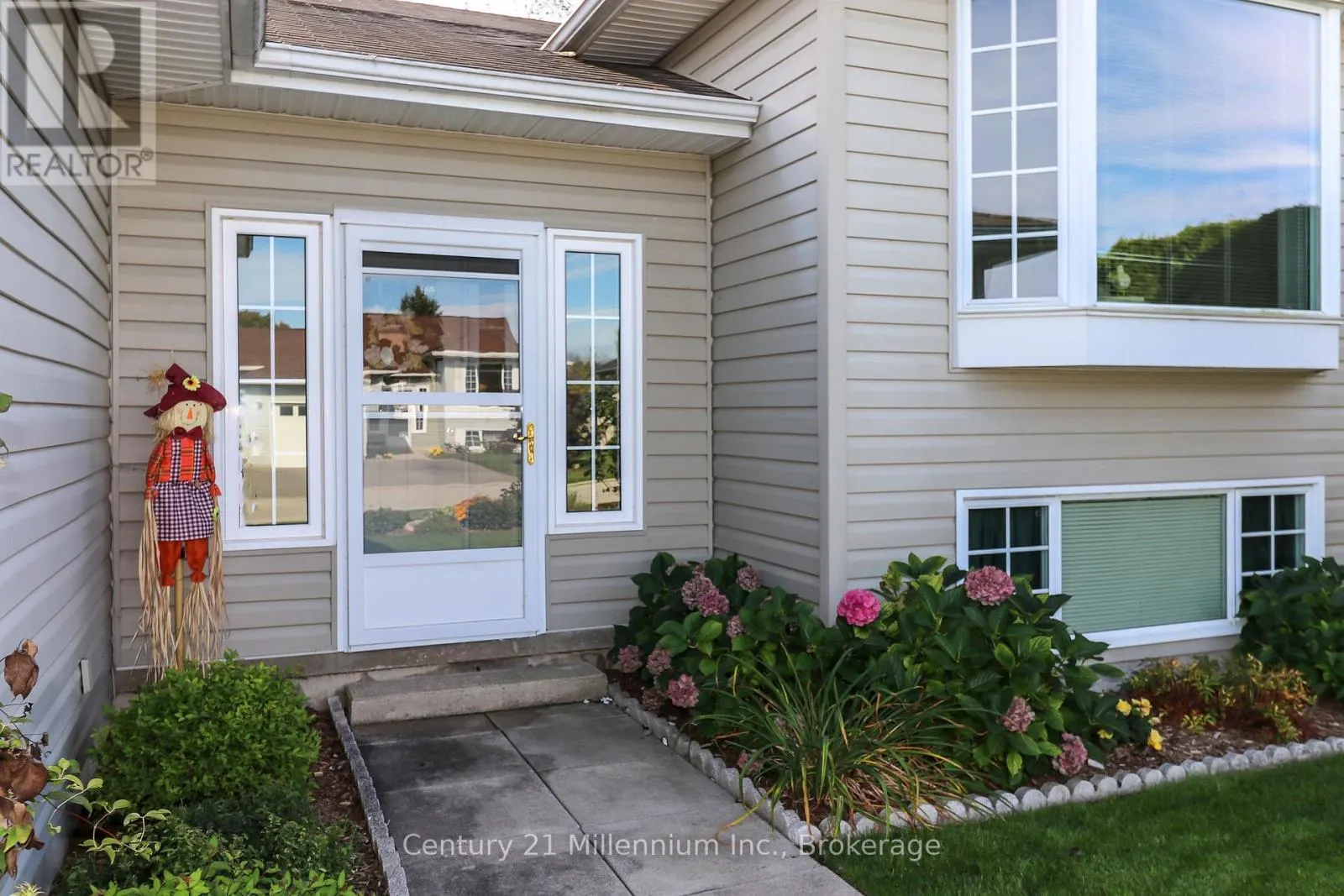 33 BIRCHWOOD COURT